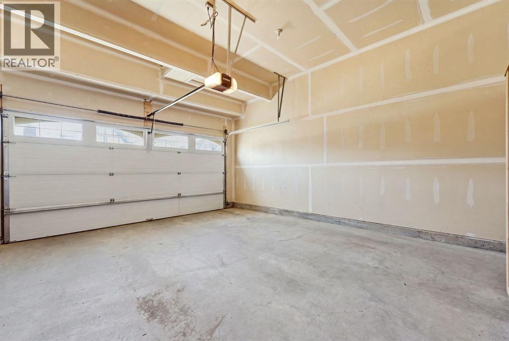 290 Masters Avenue Se Property Photo 37