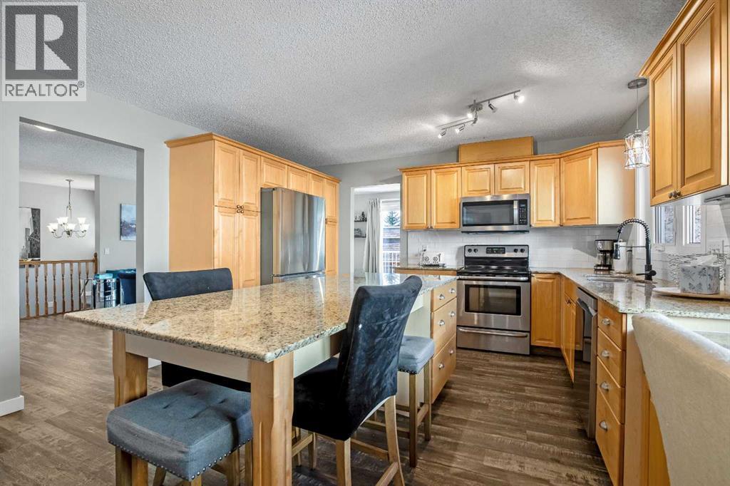 71 Strathclair Rise Sw Property Photo 9