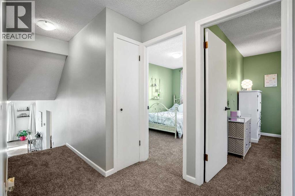 71 Strathclair Rise Sw Property Photo 16