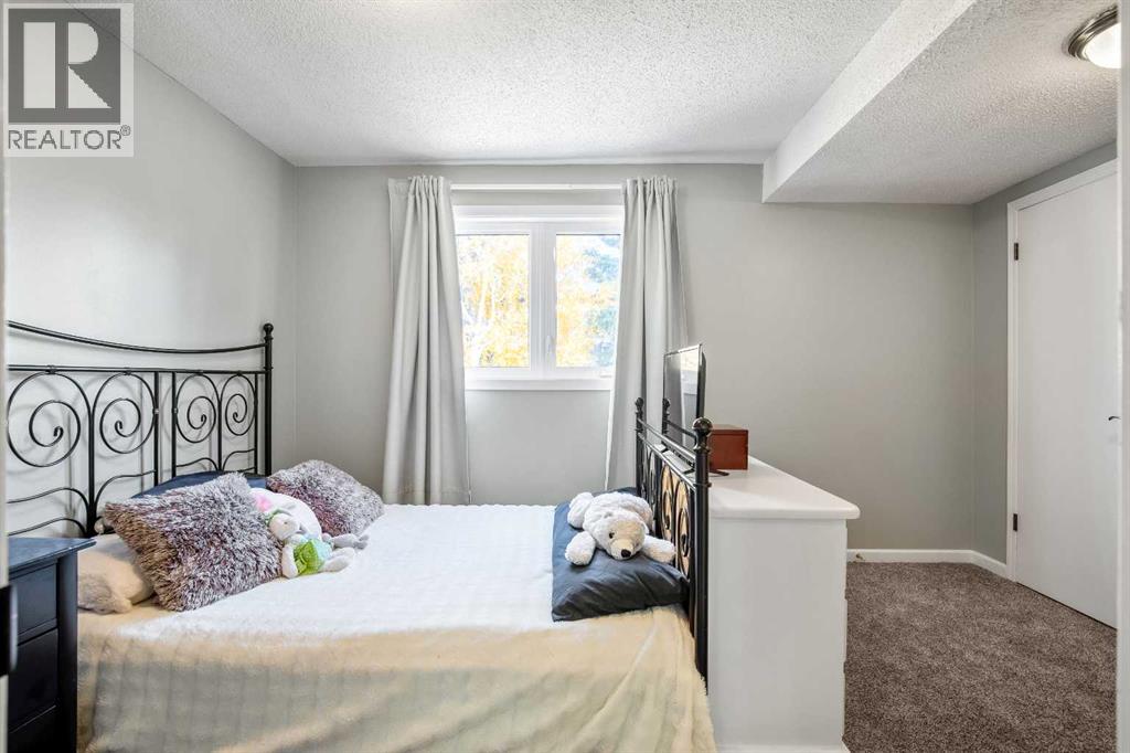 71 Strathclair Rise Sw Property Photo 22
