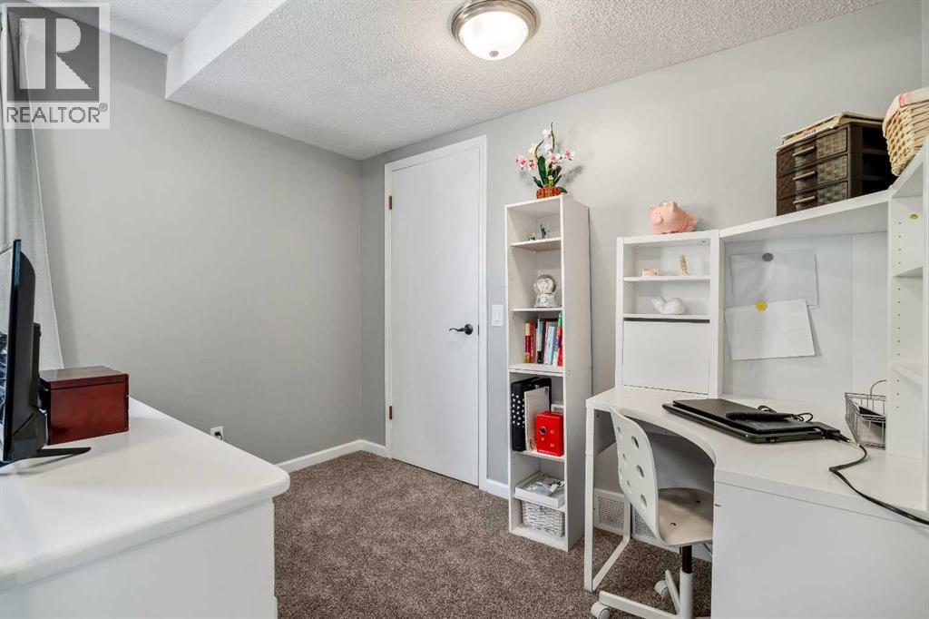 71 Strathclair Rise Sw Property Photo 23