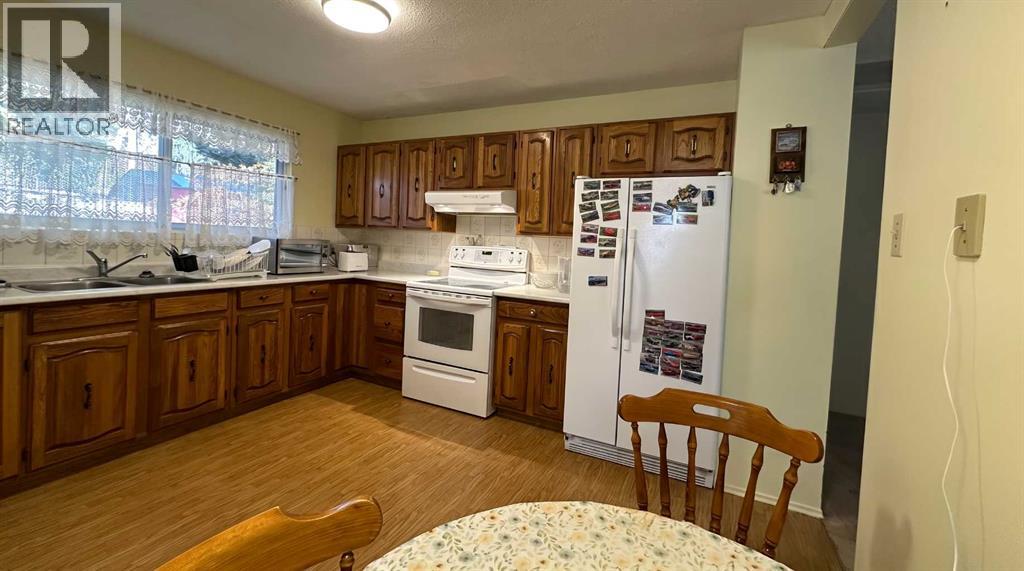 7717 28 Avenue Property Photo 3