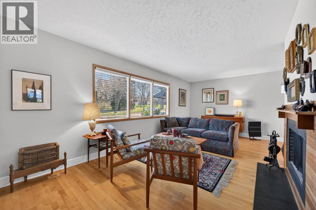 3811 24 Street Nw Property Photo 8