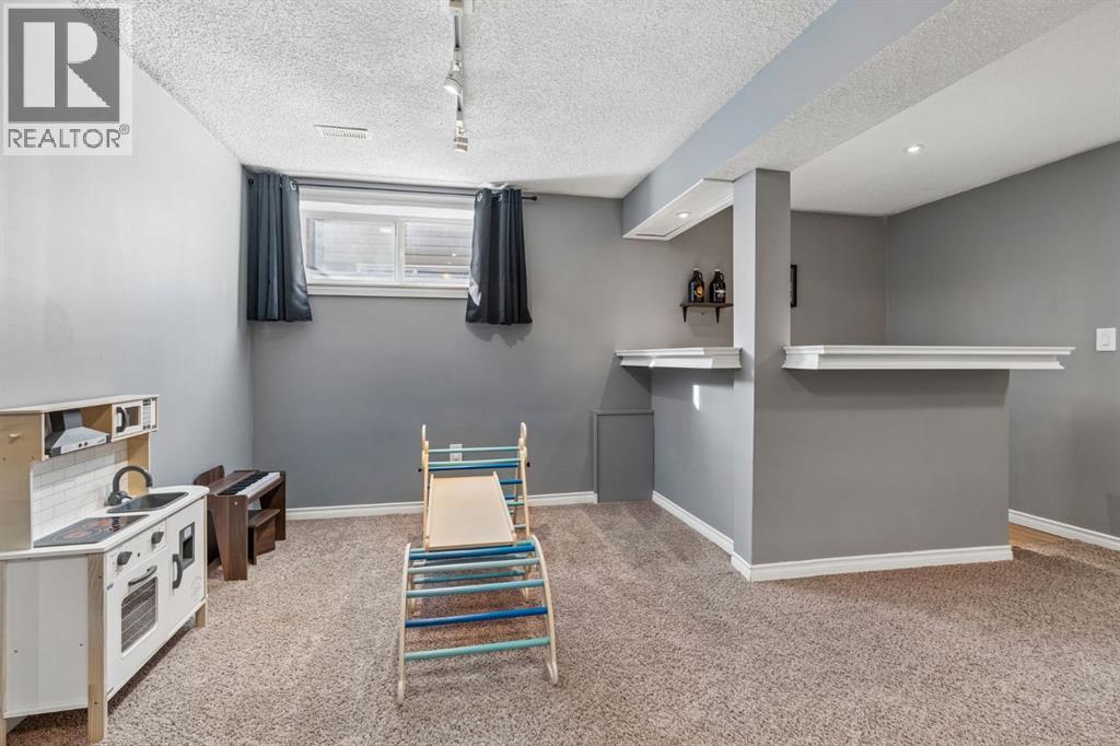 338 Sunset Common Property Photo 25
