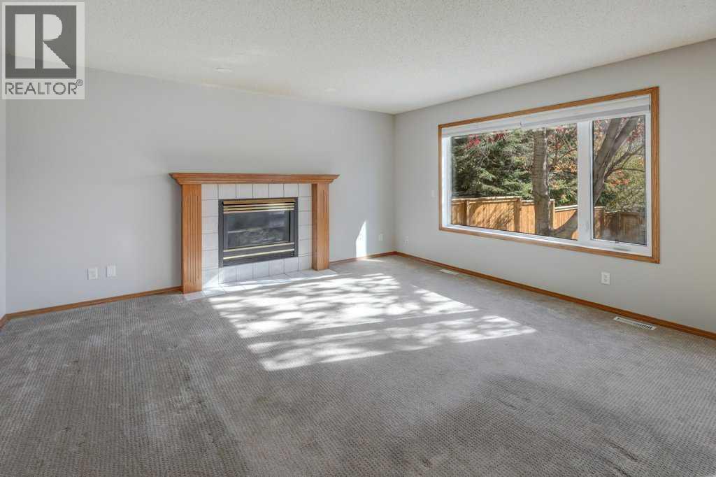 212 Riverview Close Se Property Photo 9