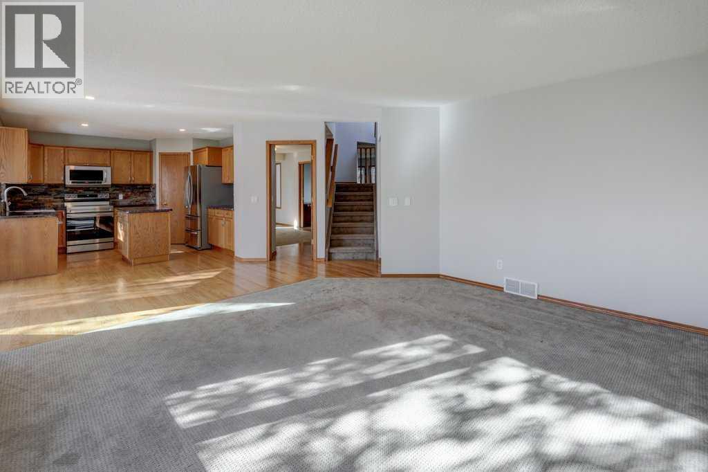 212 Riverview Close Se Property Photo 10