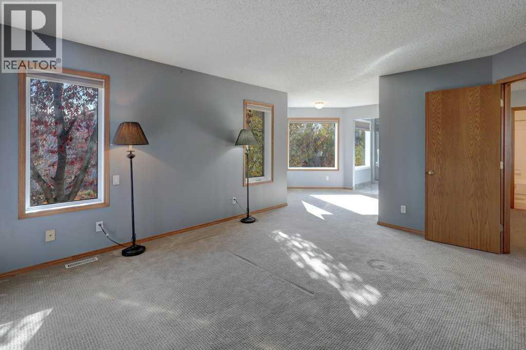 212 Riverview Close Se Property Photo 17
