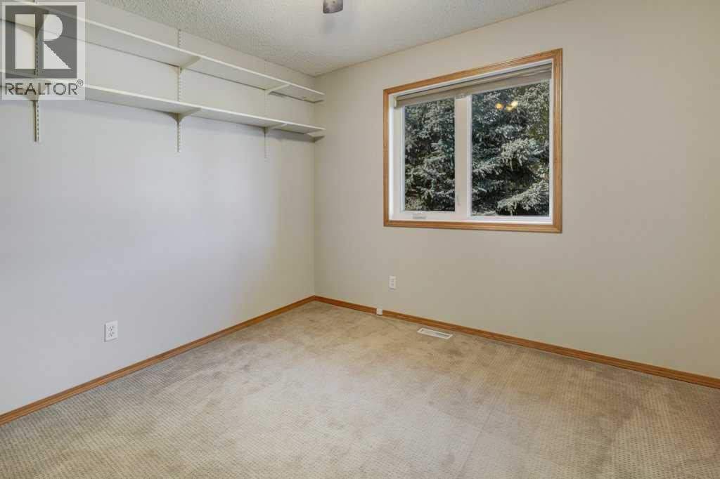 212 Riverview Close Se Property Photo 23