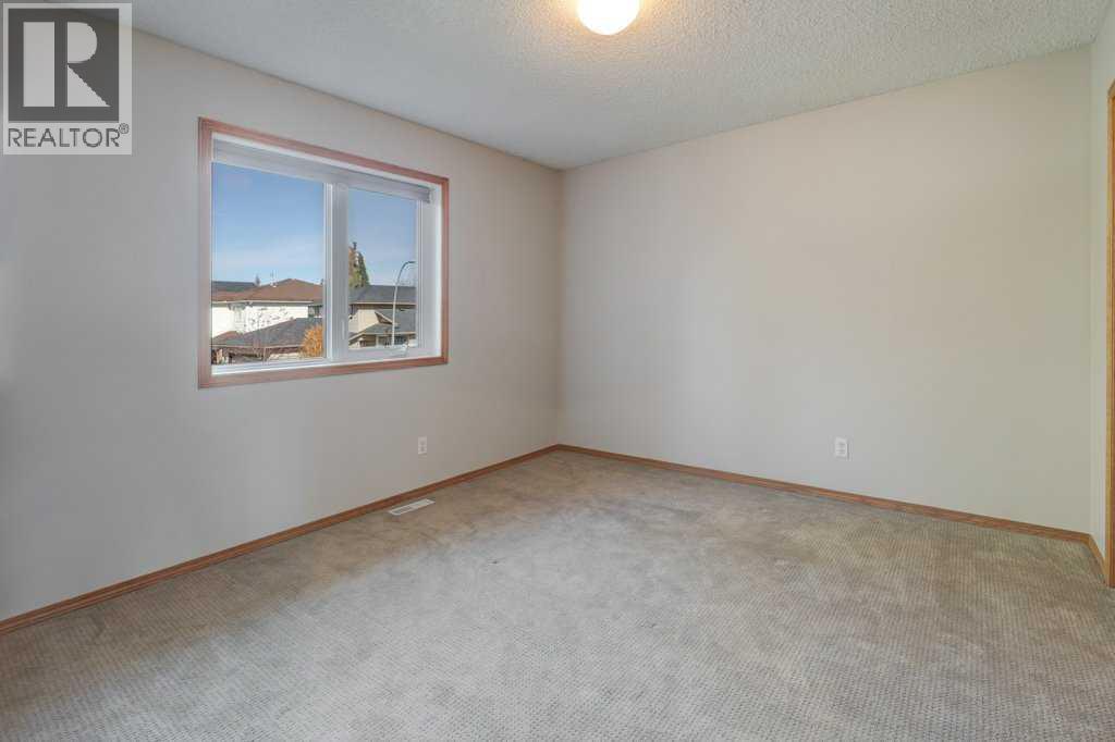 212 Riverview Close Se Property Photo 25