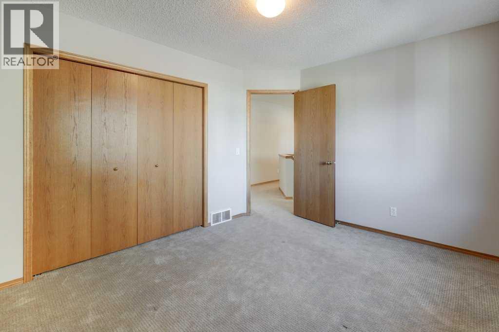 212 Riverview Close Se Property Photo 26