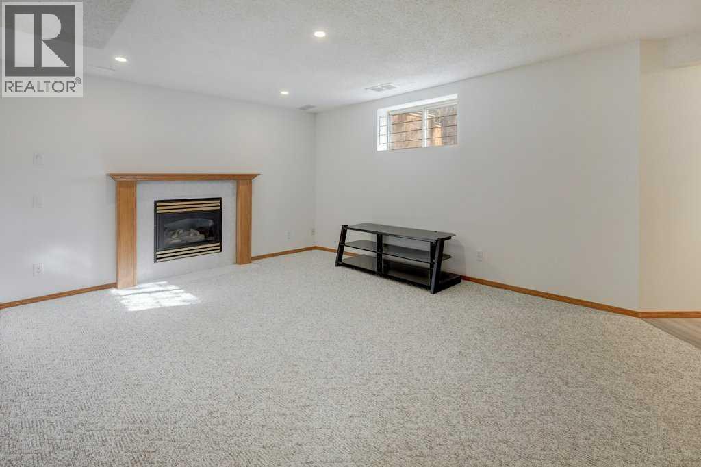 212 Riverview Close Se Property Photo 28