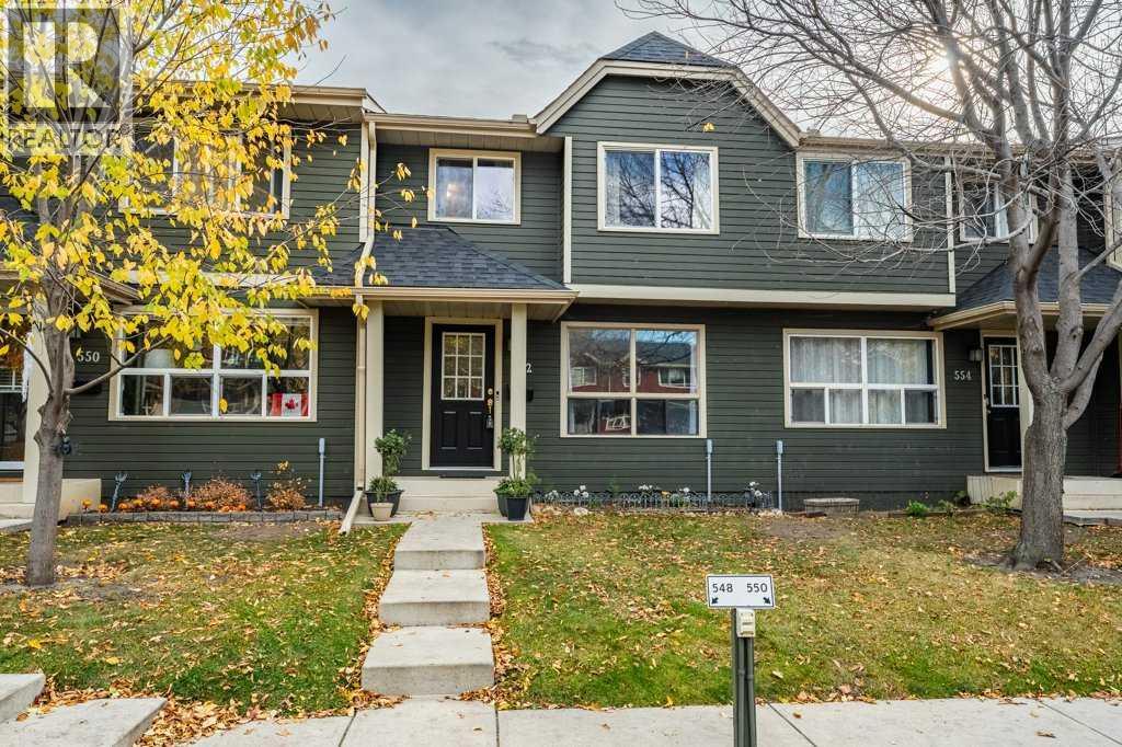 552 Queenston Gardens Se Property Photo 1