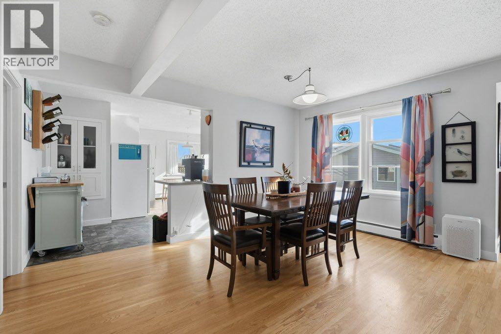 3239 Kenmare Crescent Sw Property Photo 3