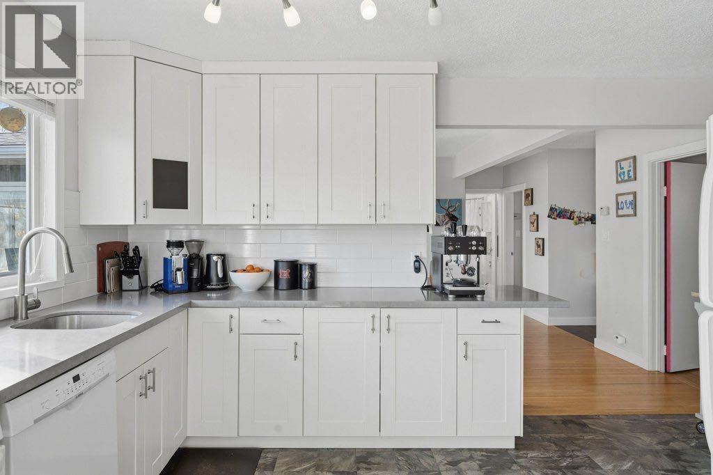 3239 Kenmare Crescent Sw Property Photo 15