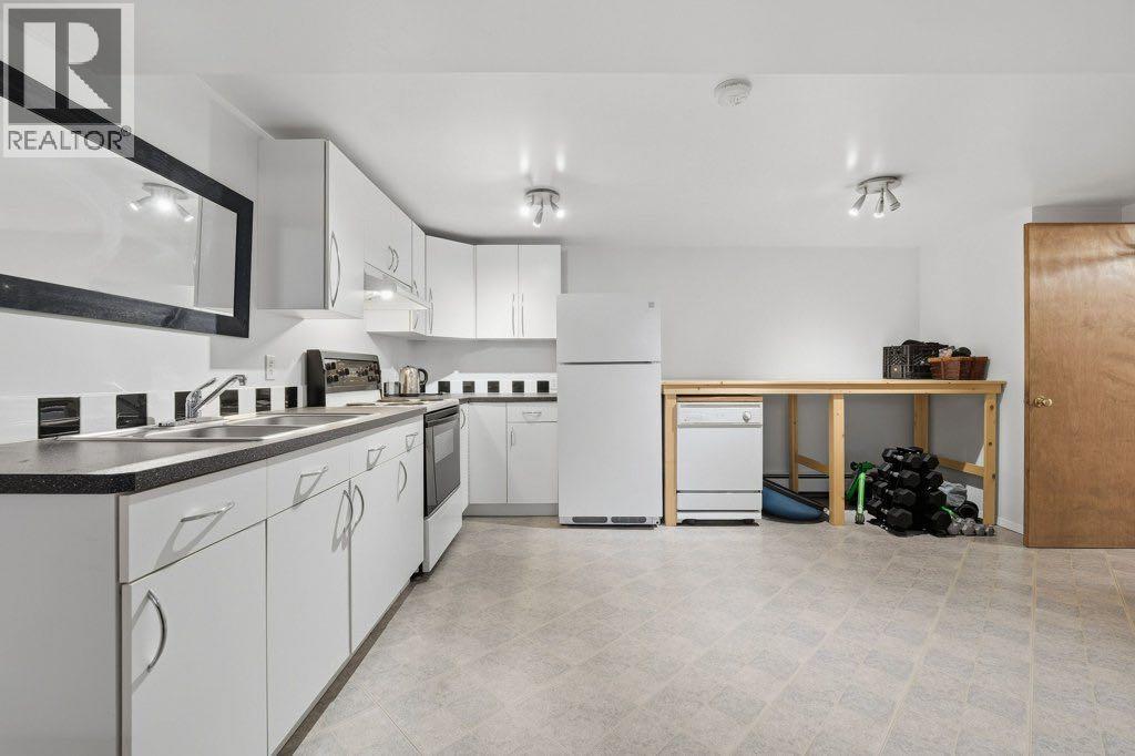 3239 Kenmare Crescent Sw Property Photo 28