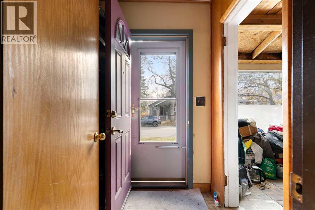 206 12 Avenue Ne Property Photo 5