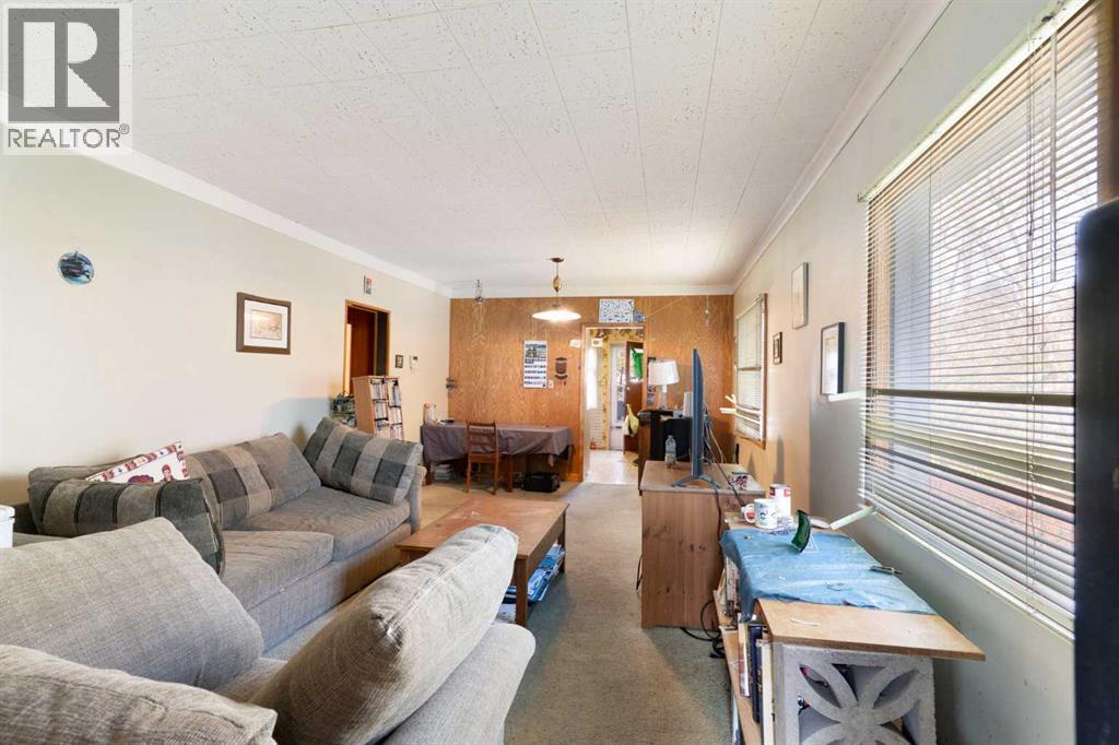 206 12 Avenue Ne Property Photo 8