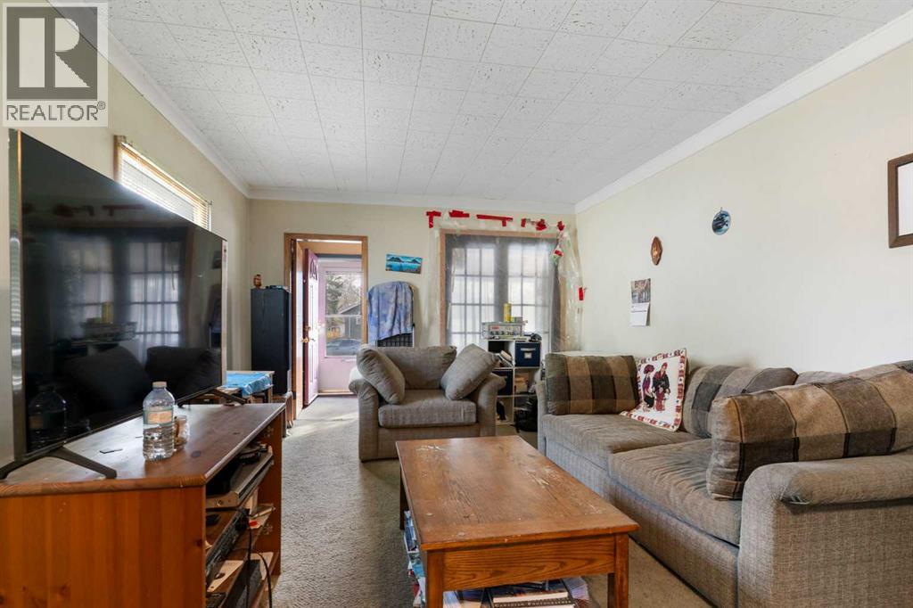 206 12 Avenue Ne Property Photo 9