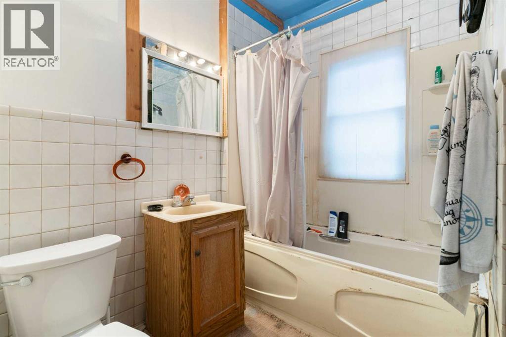 206 12 Avenue Ne Property Photo 16
