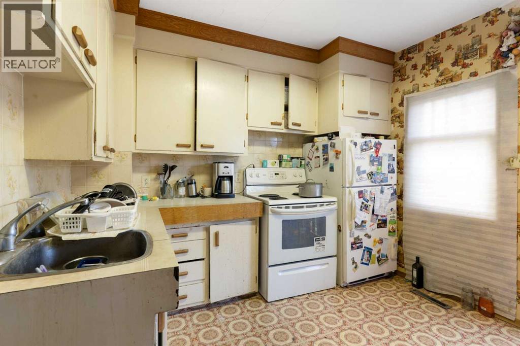 206 12 Avenue Ne Property Photo 20