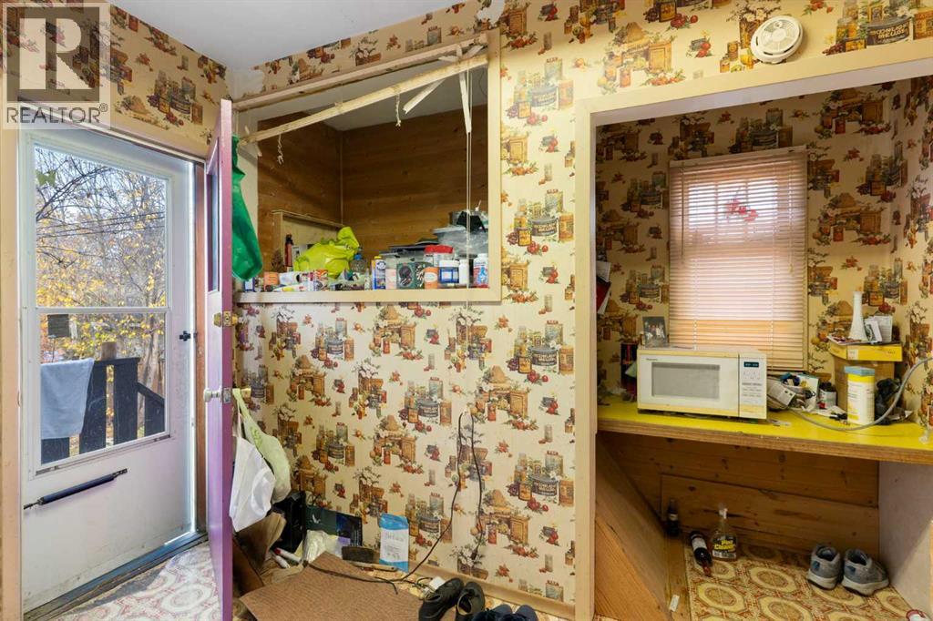 206 12 Avenue Ne Property Photo 21