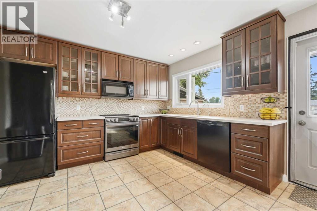 9 Foxwell Road Se Property Photo 13