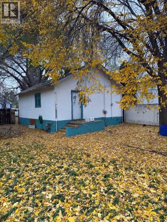 762 9 Street Se Property Photo 3