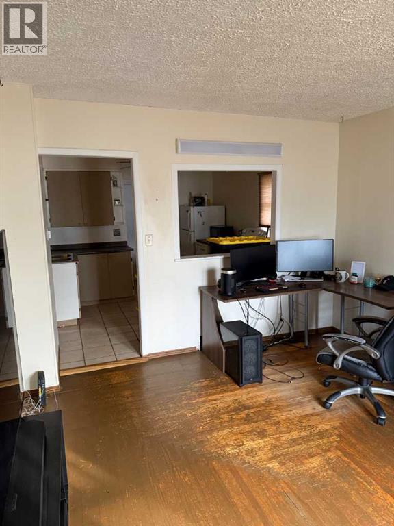 762 9 Street Se Property Photo 5