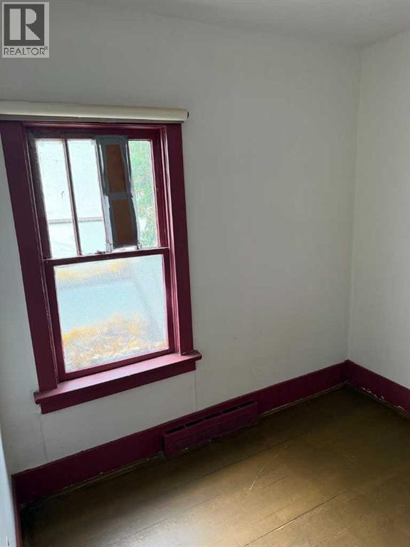 762 9 Street Se Property Photo 11