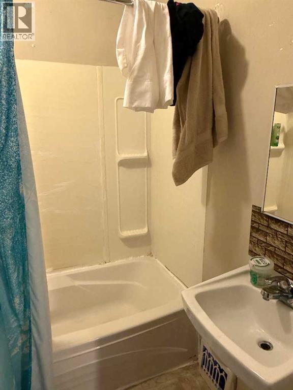762 9 Street Se Property Photo 12