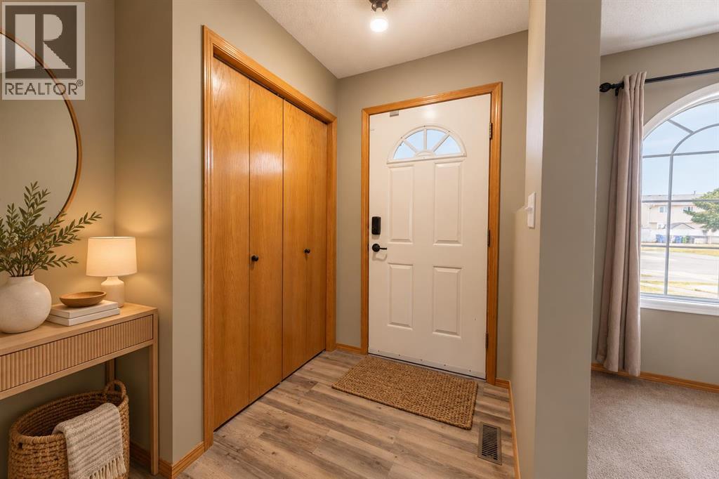 16 Davis Close Property Photo 2