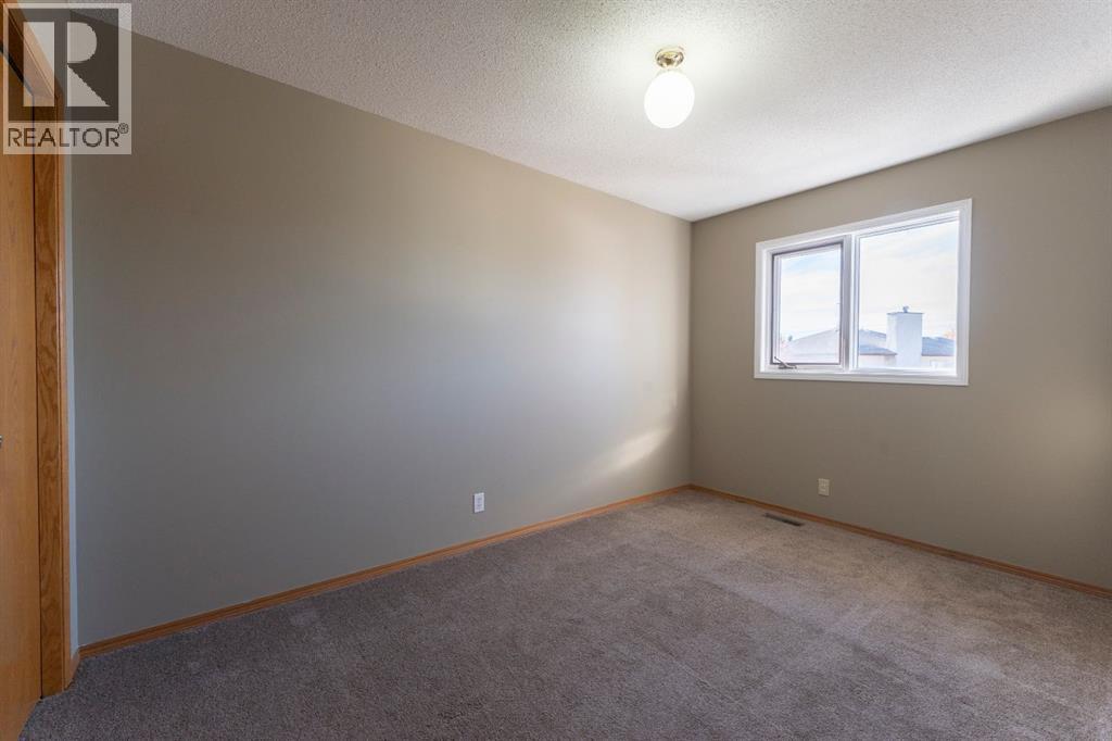 16 Davis Close Property Photo 22