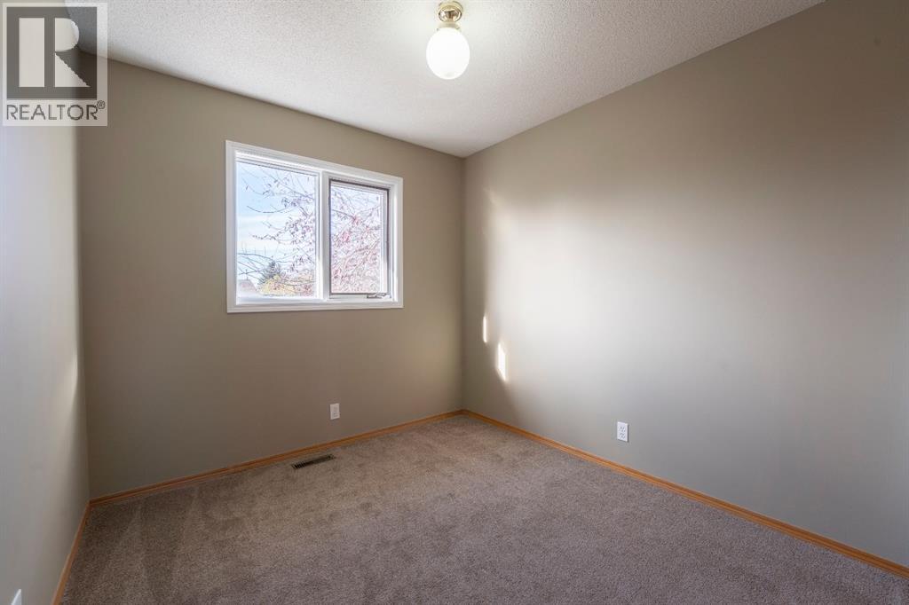 16 Davis Close Property Photo 24