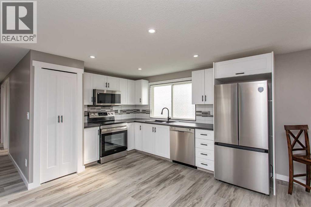 5344 76 Street Property Photo 6