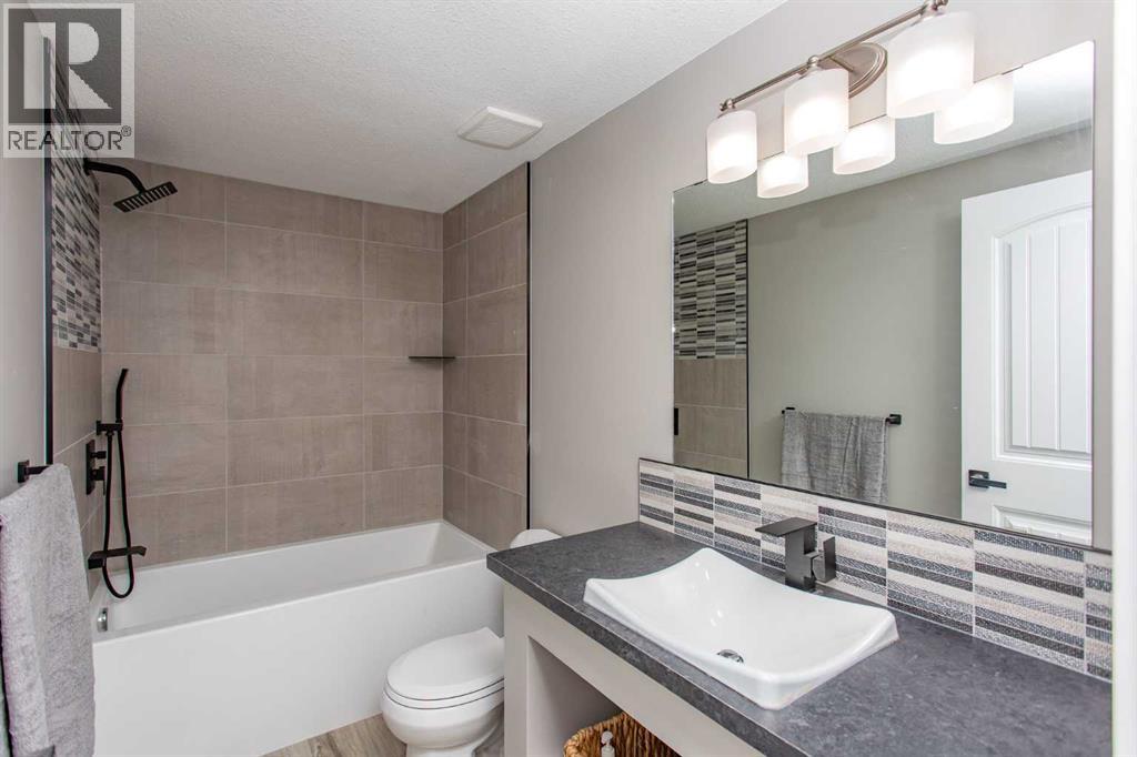 5344 76 Street Property Photo 11