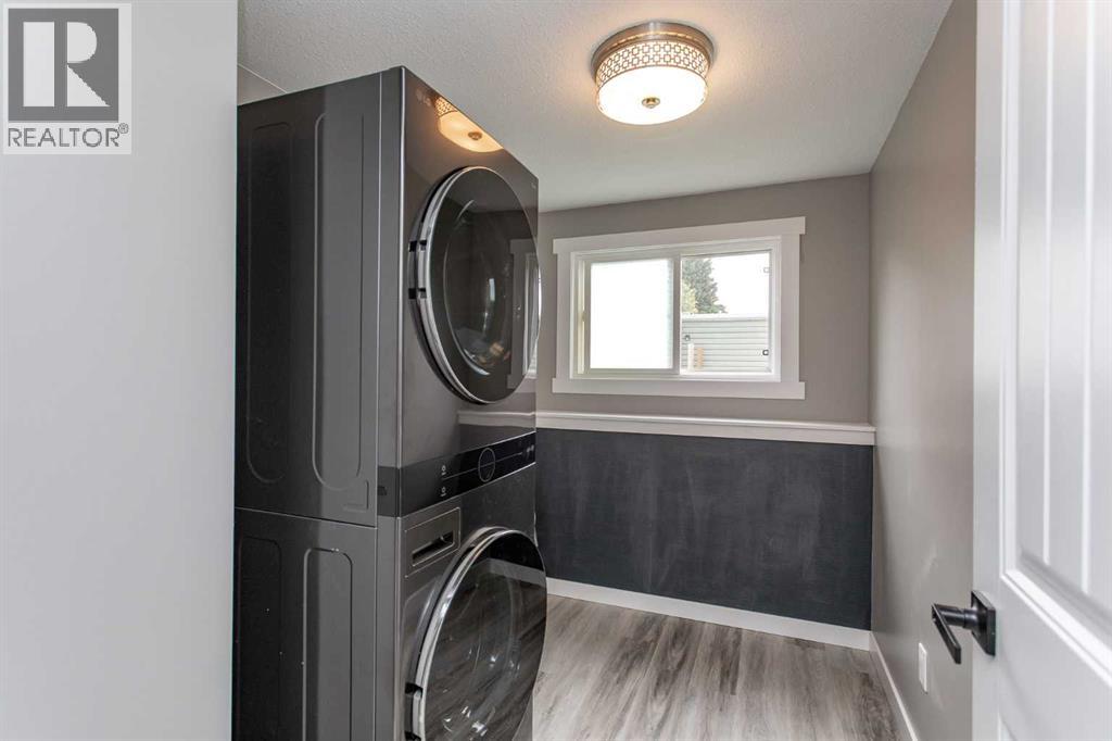 5344 76 Street Property Photo 12