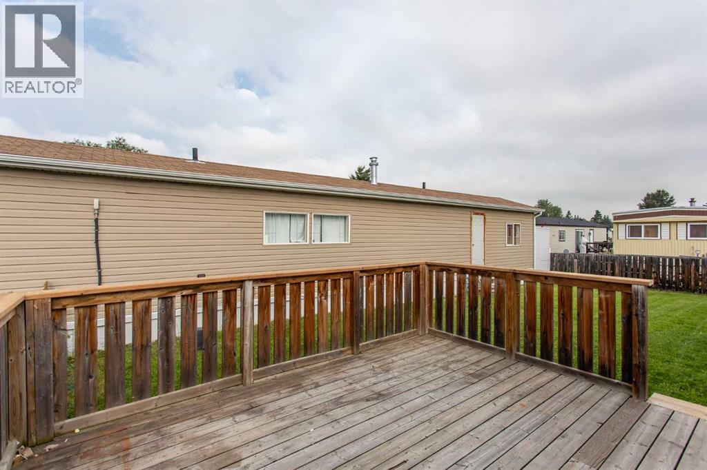 5344 76 Street Property Photo 14