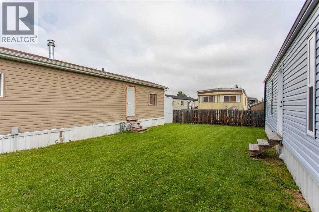 5344 76 Street Property Photo 15
