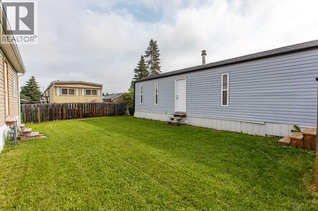 5344 76 Street Property Photo 17