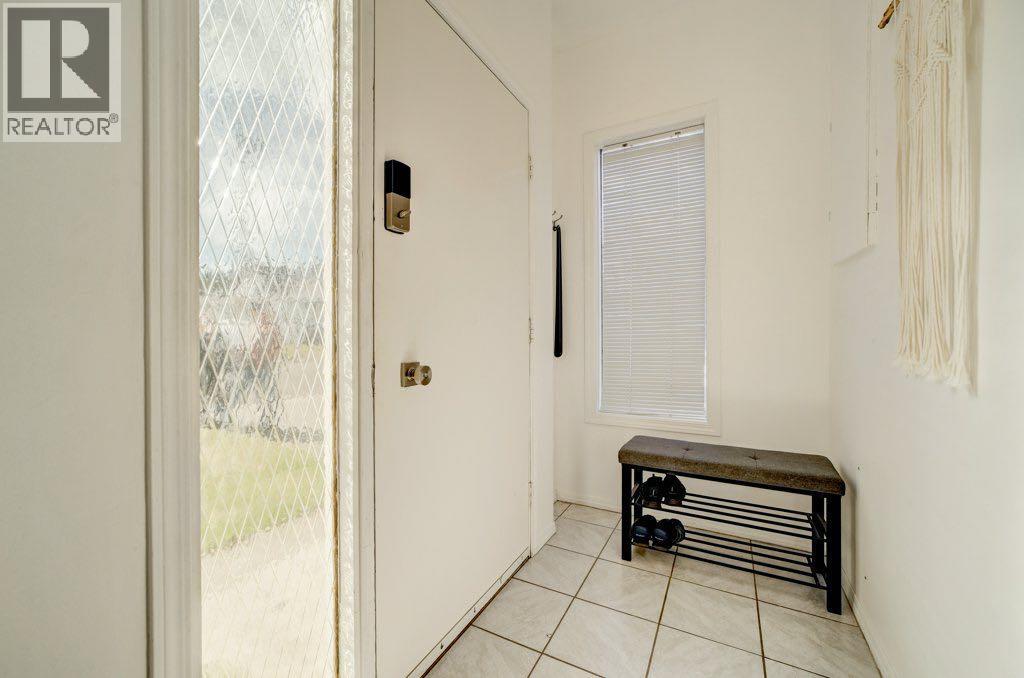 13221 17 Avenue Property Photo 4
