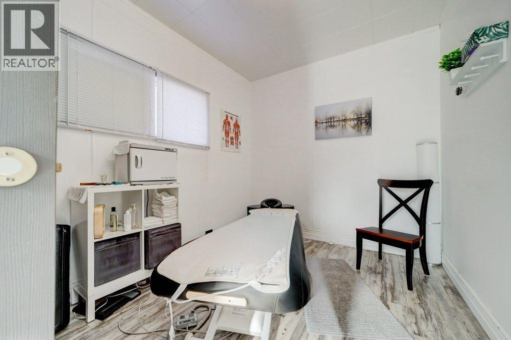 13221 17 Avenue Property Photo 6