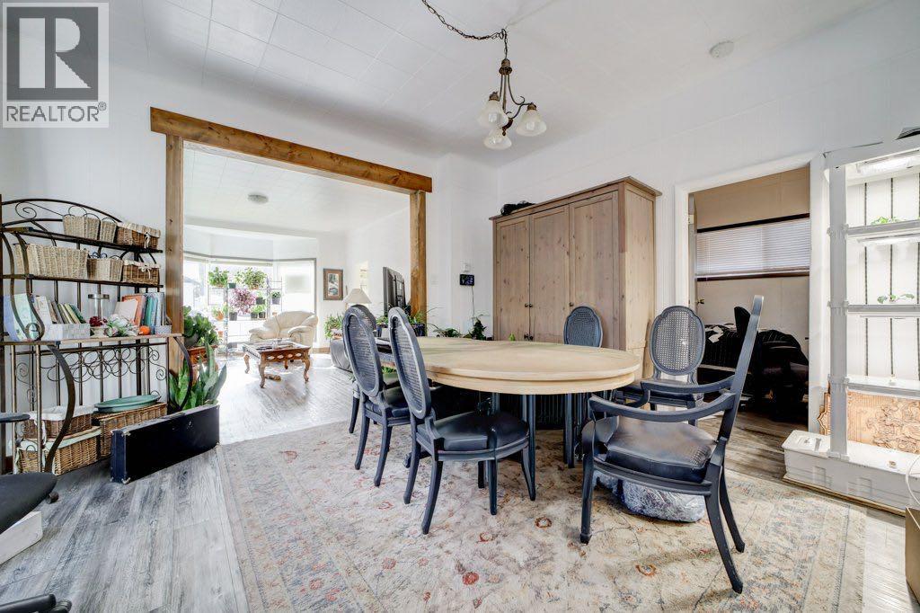 13221 17 Avenue Property Photo 12