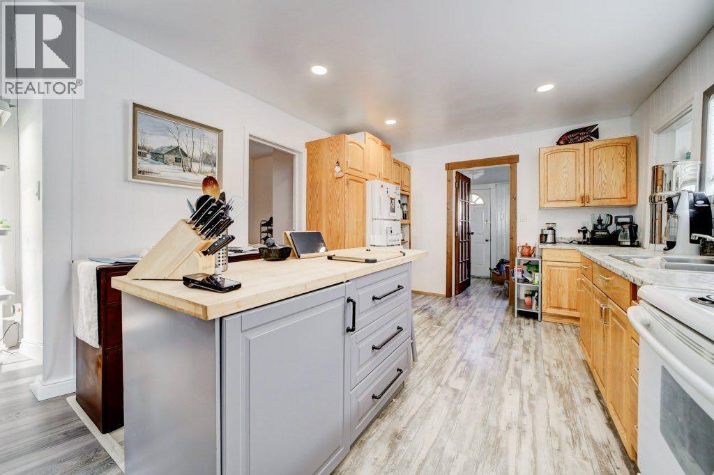 13221 17 Avenue Property Photo 13