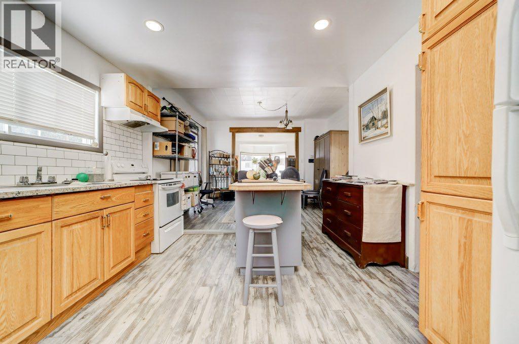 13221 17 Avenue Property Photo 15
