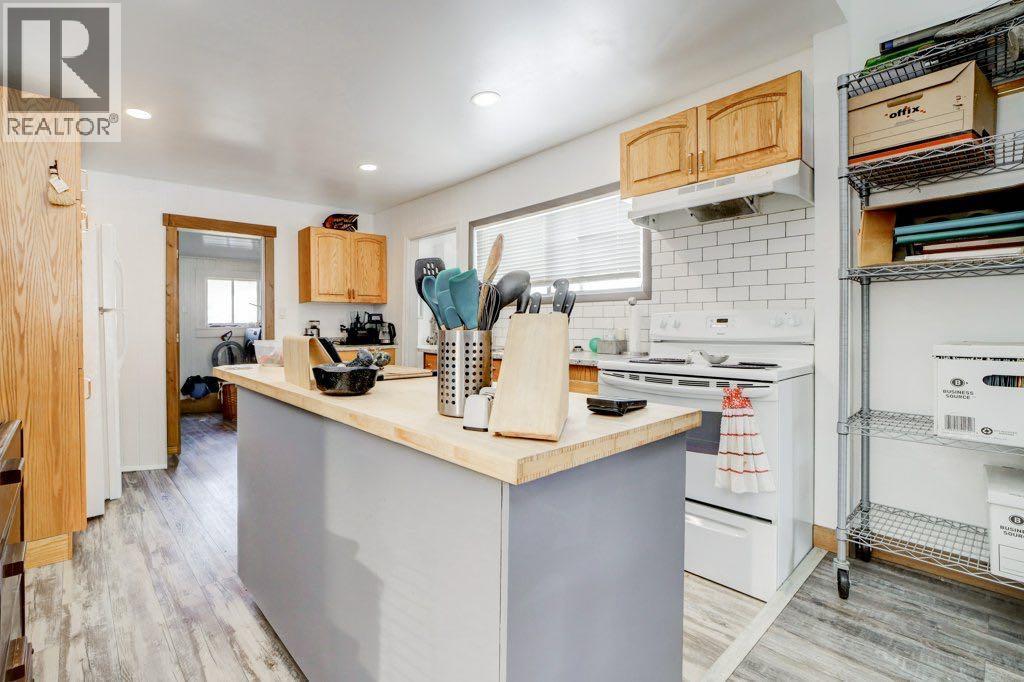 13221 17 Avenue Property Photo 16