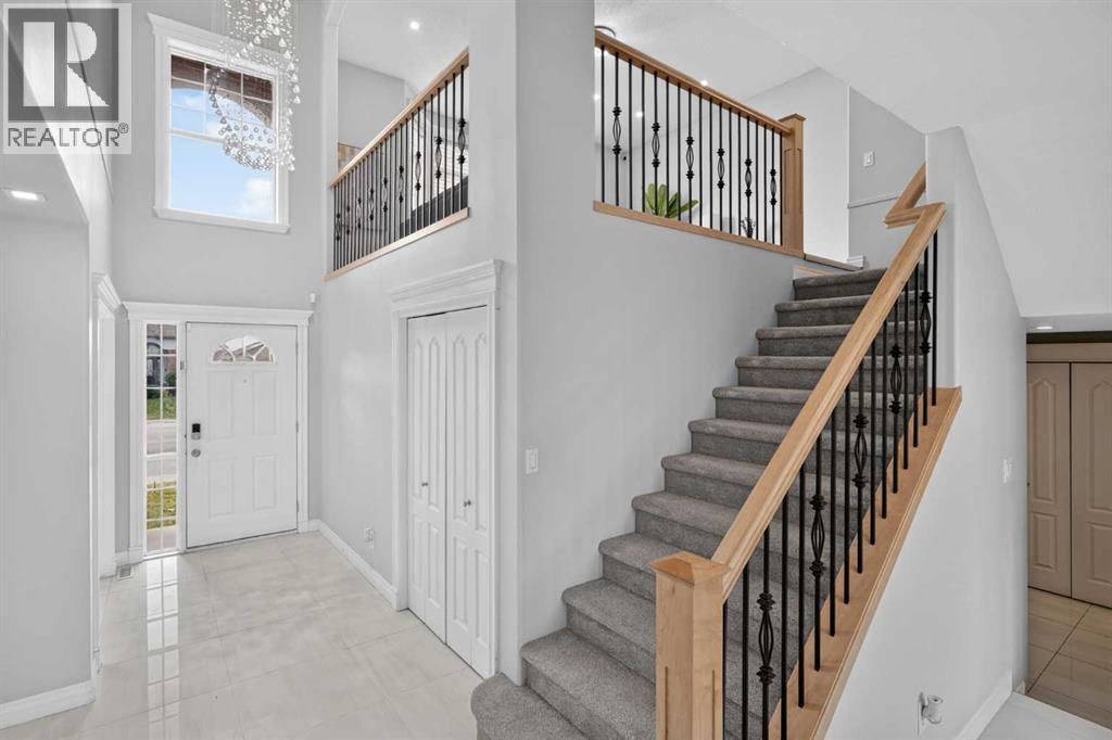 1433 Strathcona Drive Sw Property Photo 2