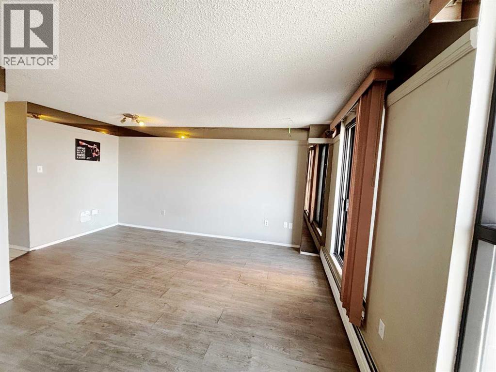 108 3 Avenue Southwest Property Photo 8