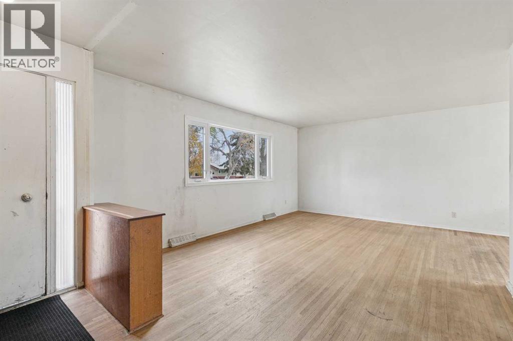 41 Fraser Road Se Property Photo 3