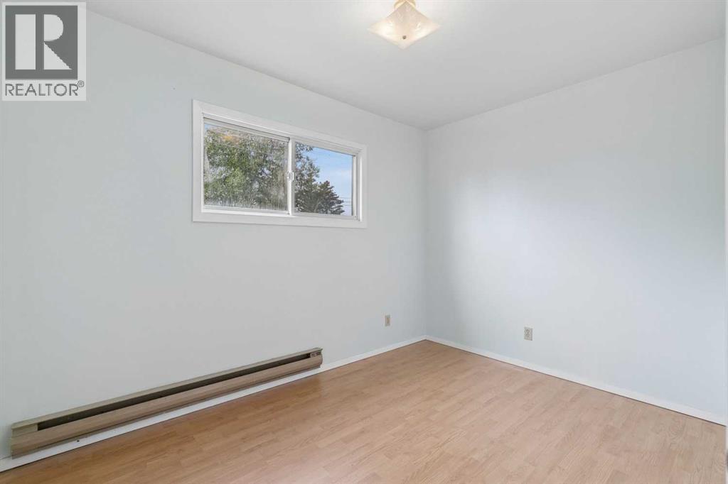 41 Fraser Road Se Property Photo 14