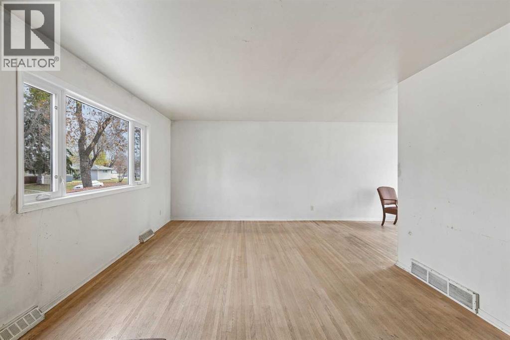 41 Fraser Road Se Property Photo 24